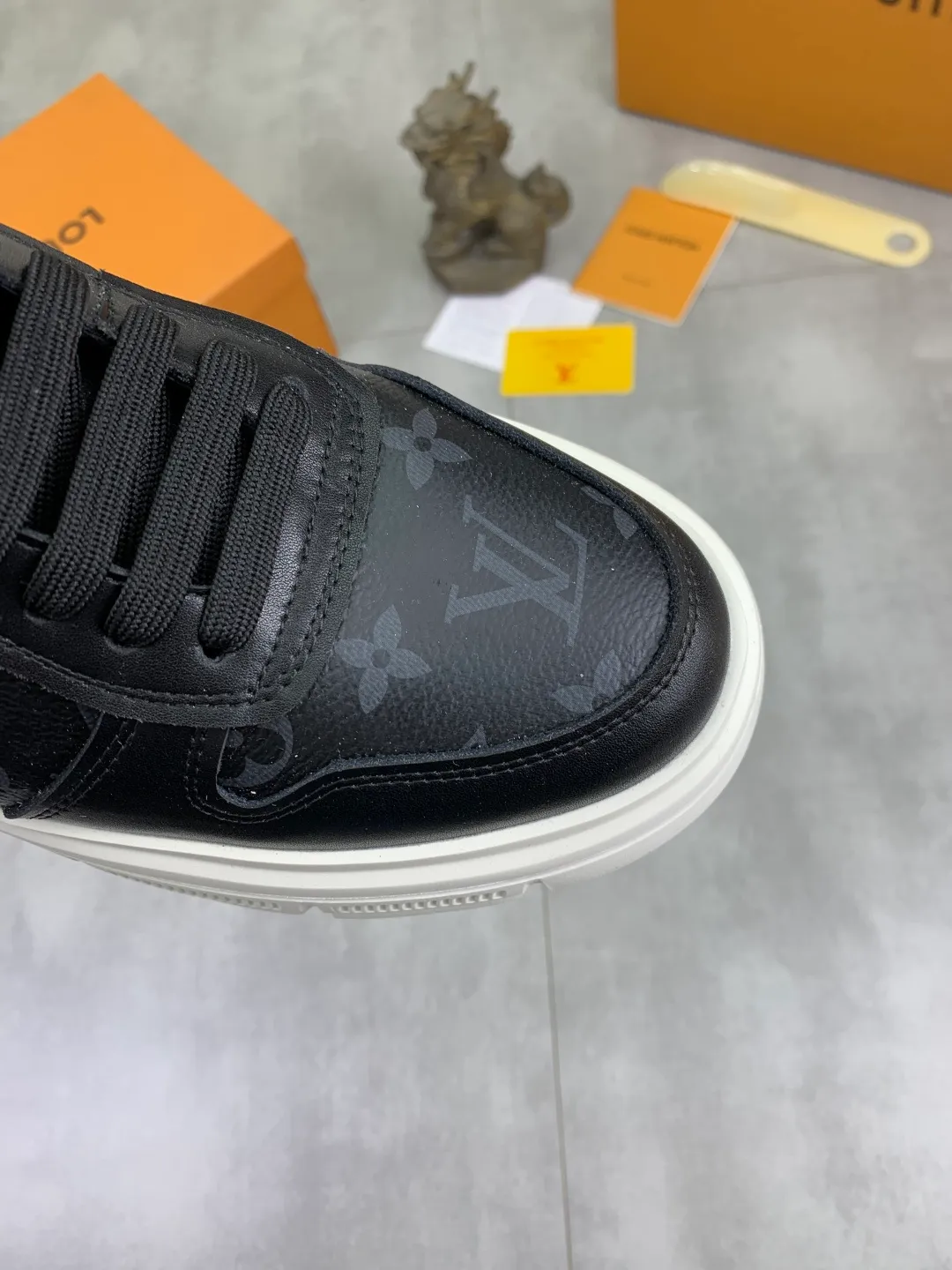 Men's shoes💰P420 💰[New model] (LV) The latest model from the official website🎁🎁Casual and fashionable men's shoes👟, hot style💥The version is simple and elegant, exclusive for trendy men. Unique official website latest brand elements 👑Gucci original decoration, fashionable and generous, the fabric is original frosted calfskin ✅Fully imported first-layer pigskin lining, the official website specifies wear-resistant, lightweight original rubber casual outsole, the classic model is taken in kind🎬38-44 2️⃣ colors available